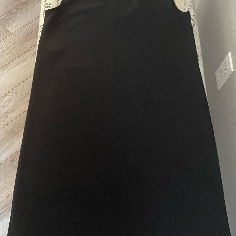Sisley black v-neck, sleeveless size xs - Picture 3 of 5